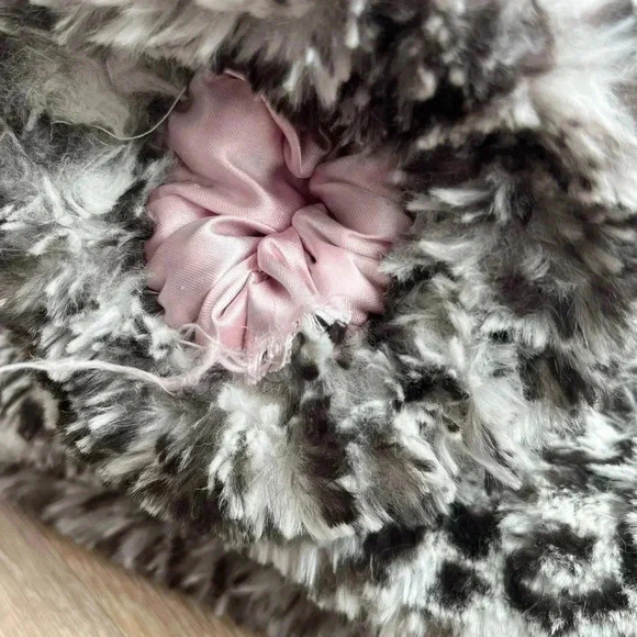 Chasing Fireflies Faux Fur Jacket Girls 7 Black White Soft Snap Front Lined - Picture 13 of 13